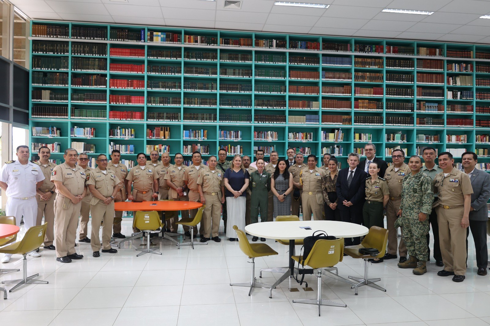 ESD recibe a una delegación del Centro de Estudios Superiores Navales de la Armada de México
