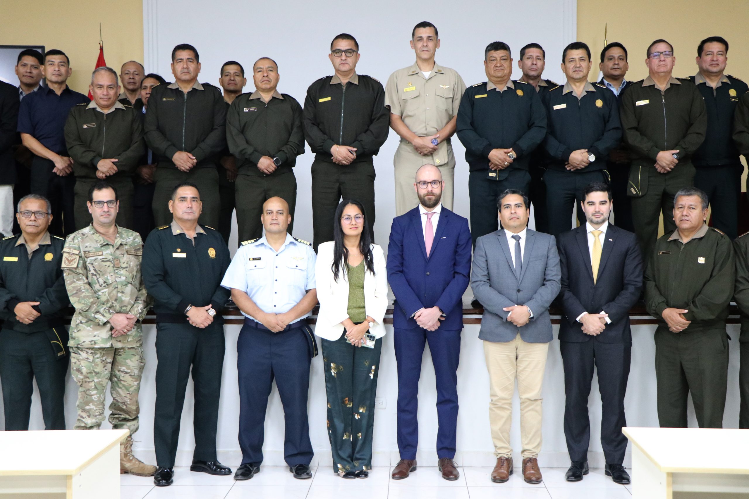 CAEN - Jefe Adjunto de la Embajada de Finlandia en el Perú brindó conferencia internacional a estudiantes del CAEN